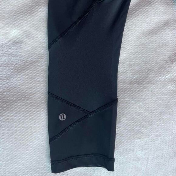 Lululemon crop yoga pants - Picture 3 of 4